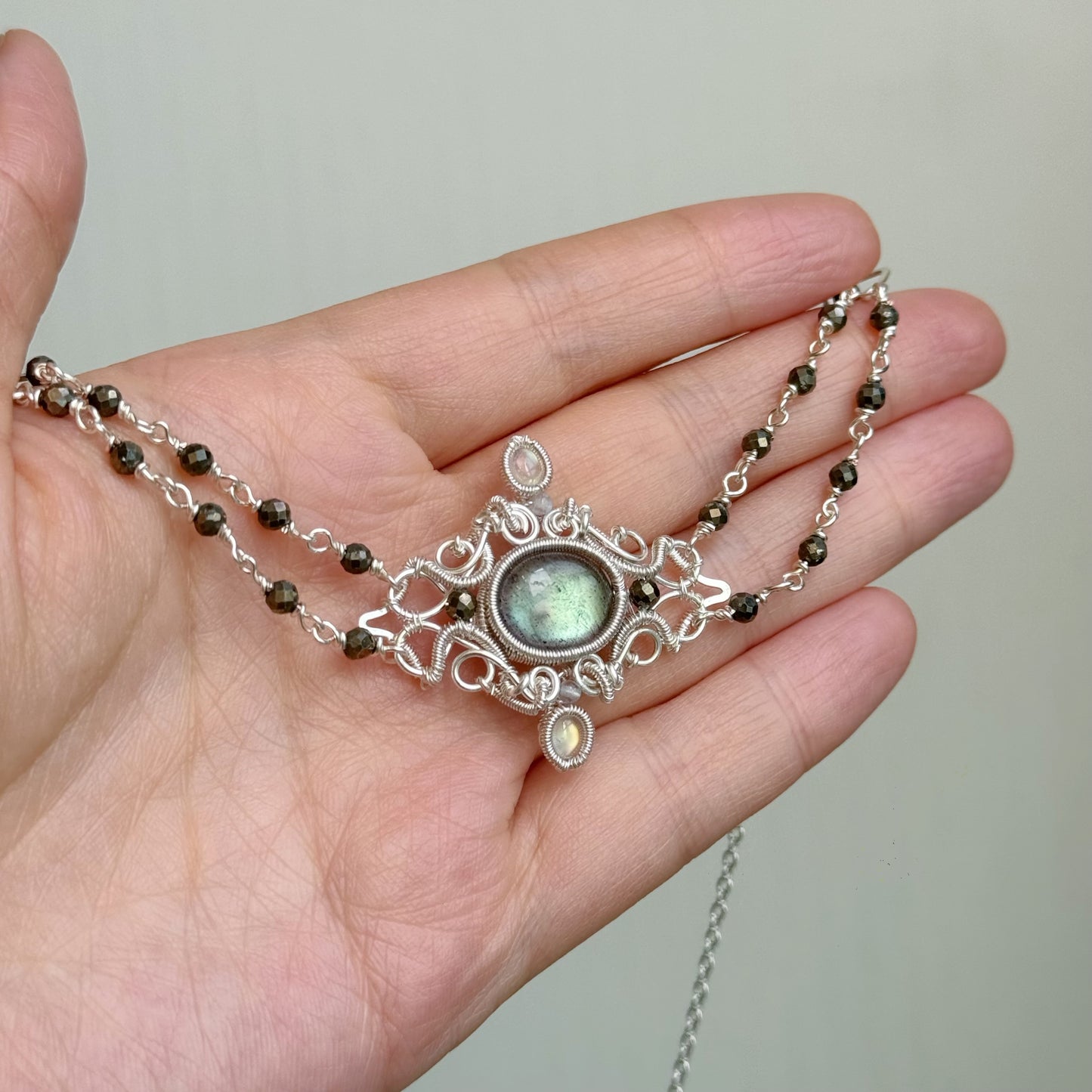 「Victoria 」Handmade Green Labradorite Bracelet And Necklace - Versatile Wire Wrapped Jewelry