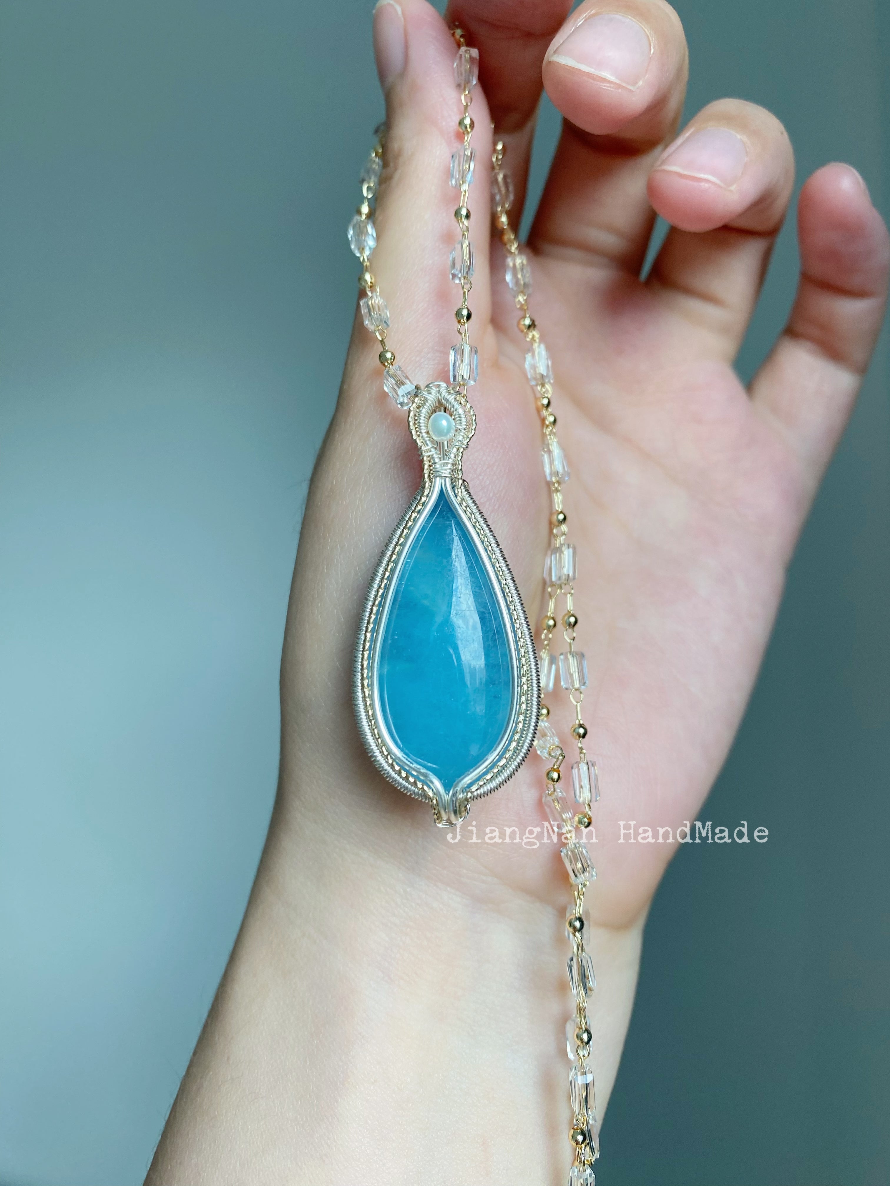 Aquamarine chain store