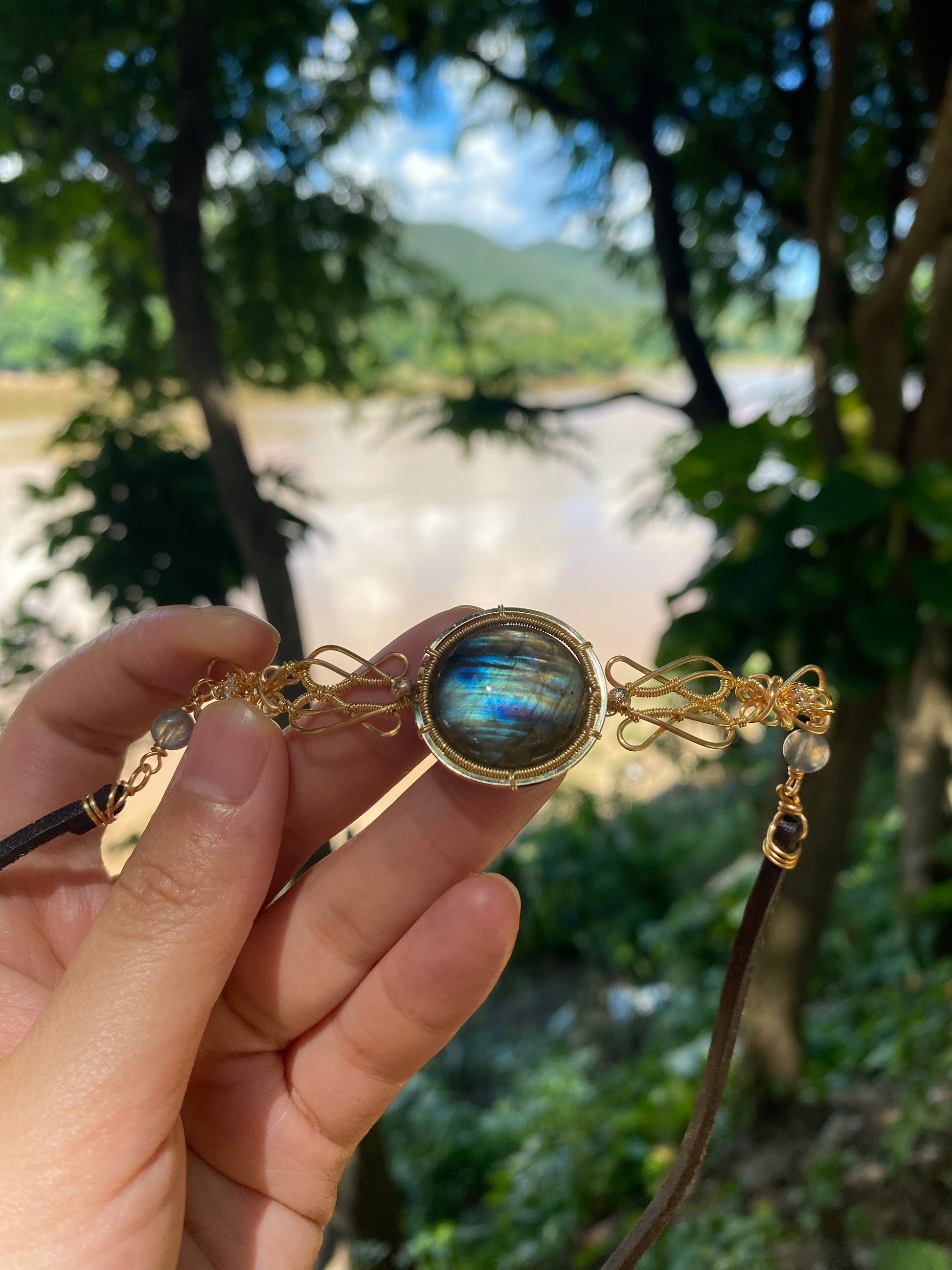 Handmade Blue Labradorite Choker - Wire Wrapped Jewelry