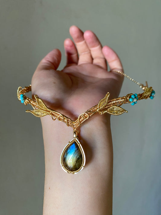 Handmade Leaves And Labradorite Choker In Glod - Wire Wrapped Jewelry