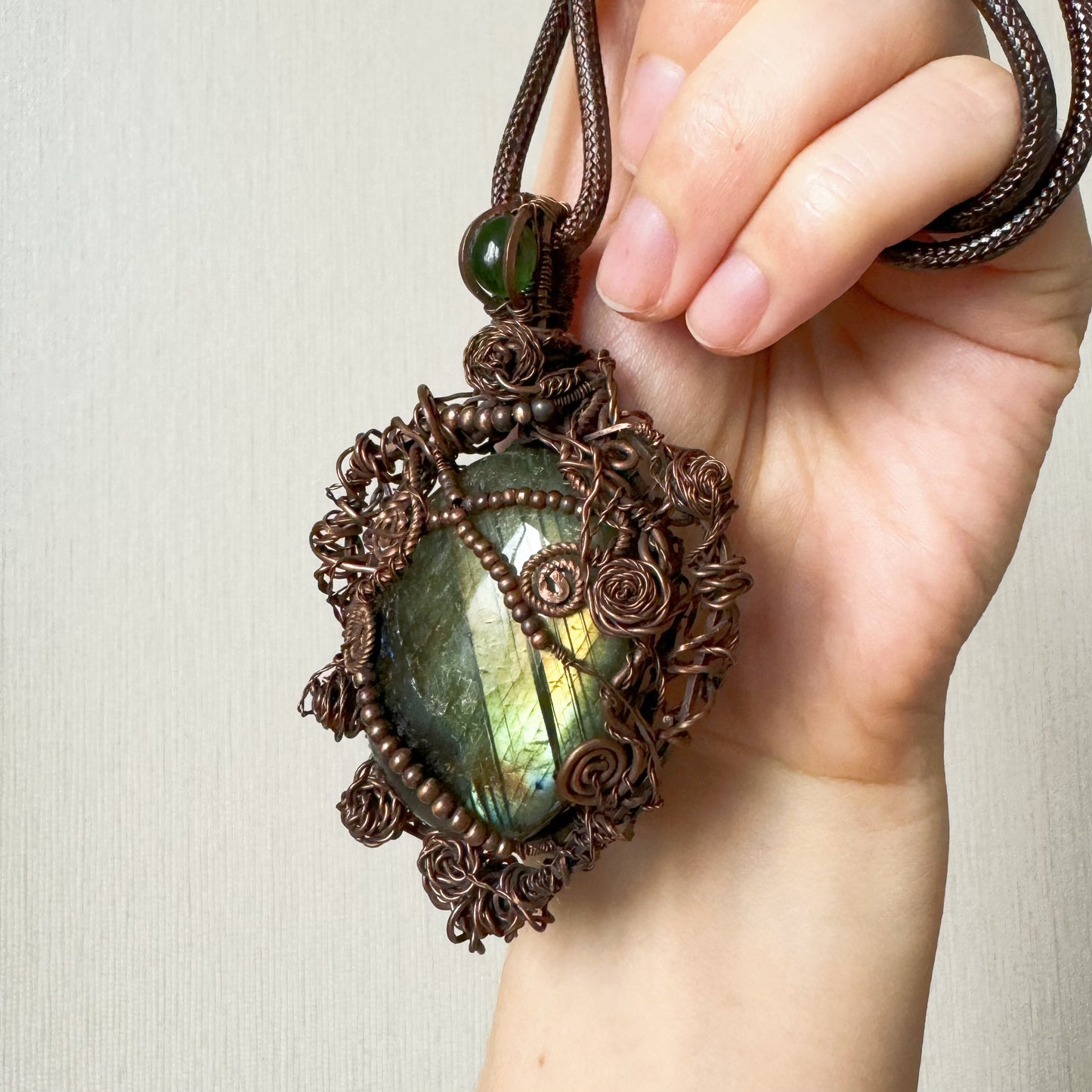 「Secret Garden」Handmade Green Labradorite Necklace - Wire Wrapped Jewelry