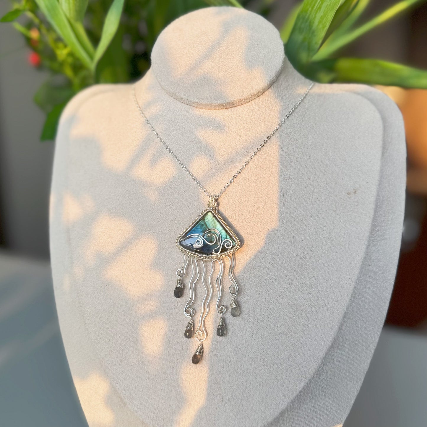 [Ocean and Jellyfish] Handmade Labradorite Necklace - Wire Wrapped Jewelry